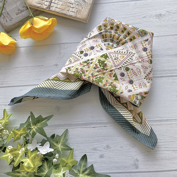 バンダナ インド綿100%  ピーコックフラワー  緑  約52cm×52cm