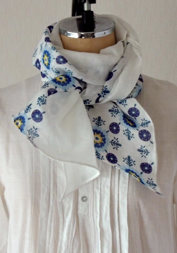 ストール インド綿100%  花柄 フラワープリント白地 青 紺 110cm×30cm