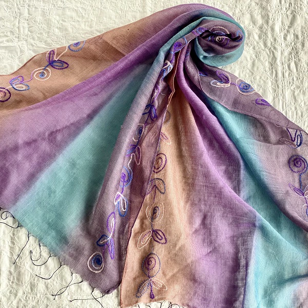 グラデーションストール アリ刺繍  シルク20％ ウール80％パープル  180cm×50cm