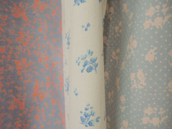 カーテン・カントリー・コットン・花柄リレントパッチワーク・インド綿・白×ブルー