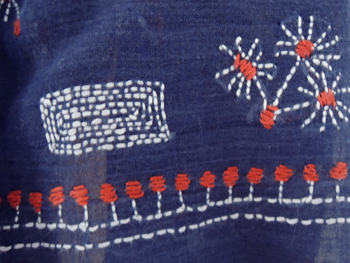 カディストール・大判・手織り・インド綿・刺繍・花とアニマル・フリンジのアップ