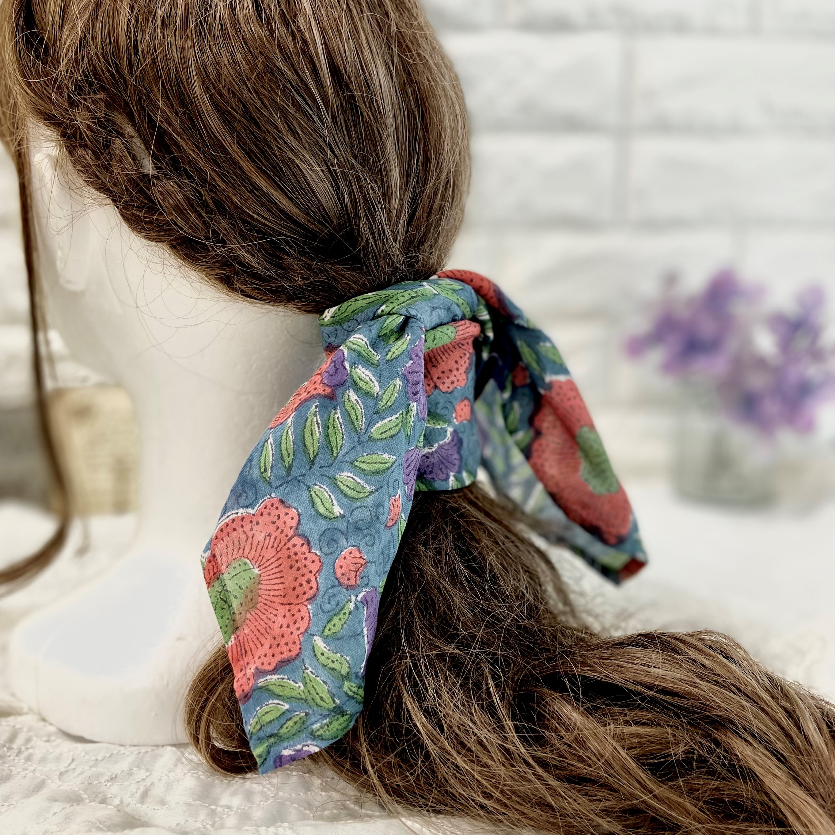 バンダナ インド綿100％ レッド・パープル花柄 ブルー 52cm×52cm　kb034